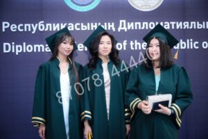 Как мантия влияет на эмоциональное восприятие выпускного