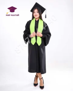 Роскошная профессорская мантия – символ учености и традиций