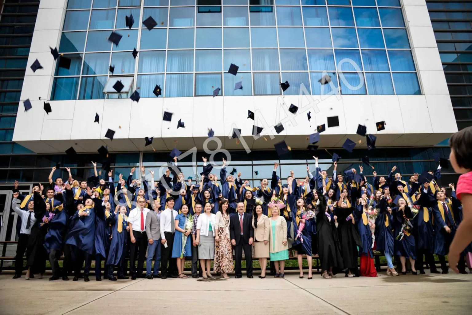 Удобный прокат мантии