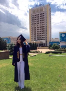 Эксклюзивная мантия на пошив – отличное решение для выпускников и профессоров