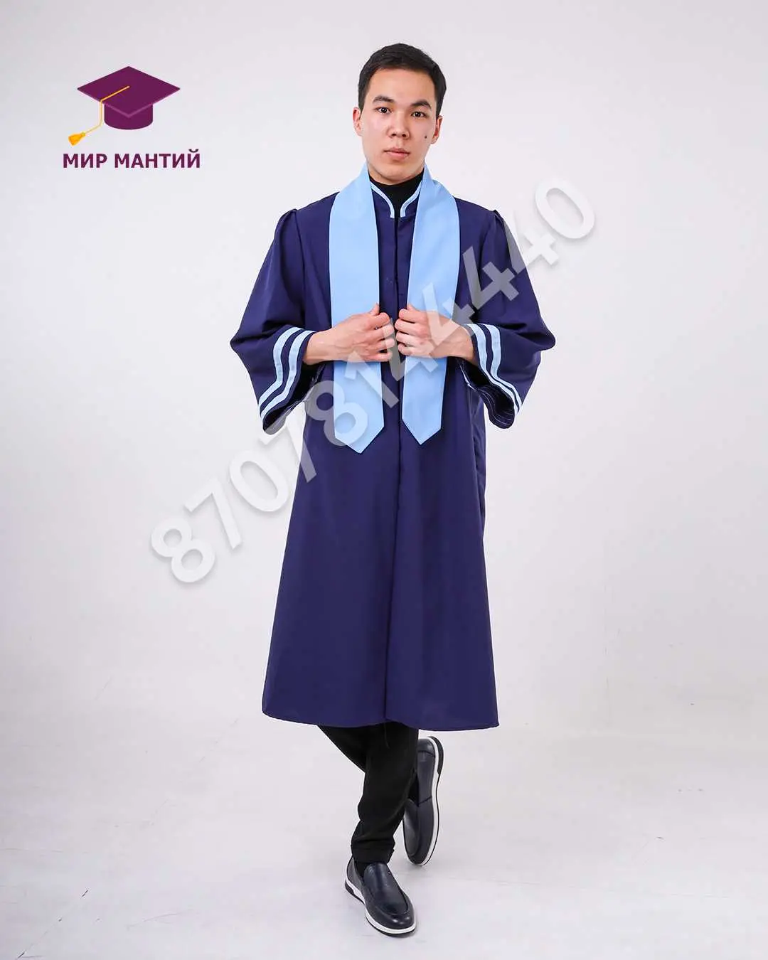 Выпускник в мантии - гордость родителей