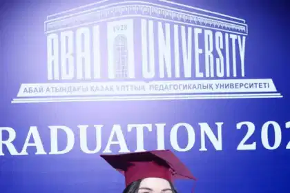 Как сделать коллективное фото в мантиях