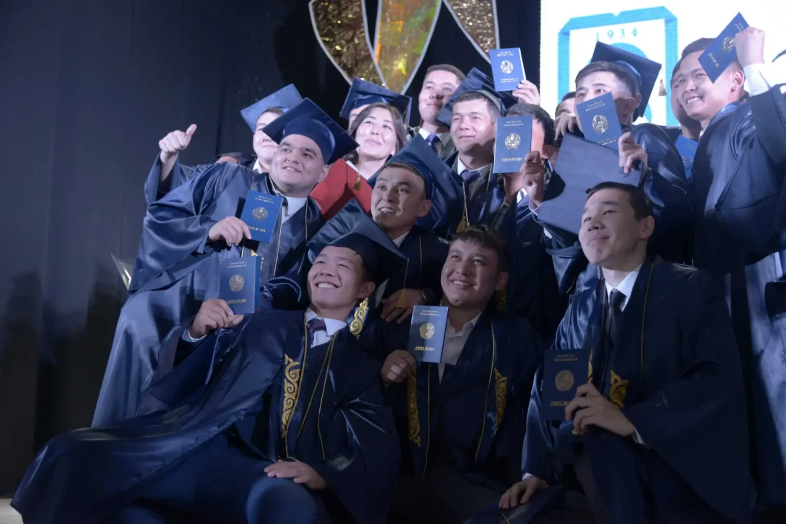 Престижная мантия в аренду