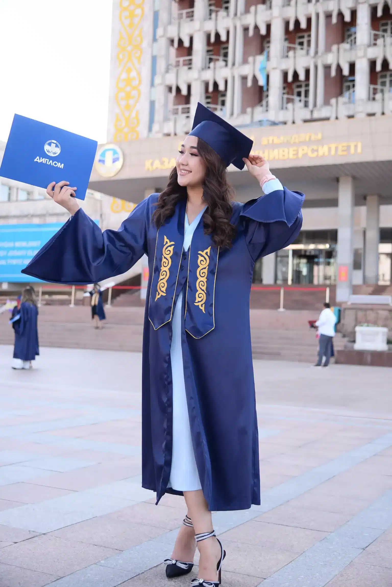 Можно ли носить мантию без шапочки