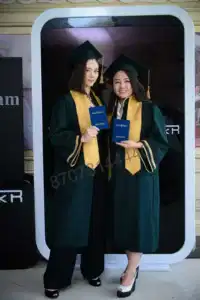 Мантия и преподавательский состав - общая торжественность Мантия и преподавательский состав - общая торжественность