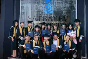 Мантия и преподавательский состав - общая торжественность