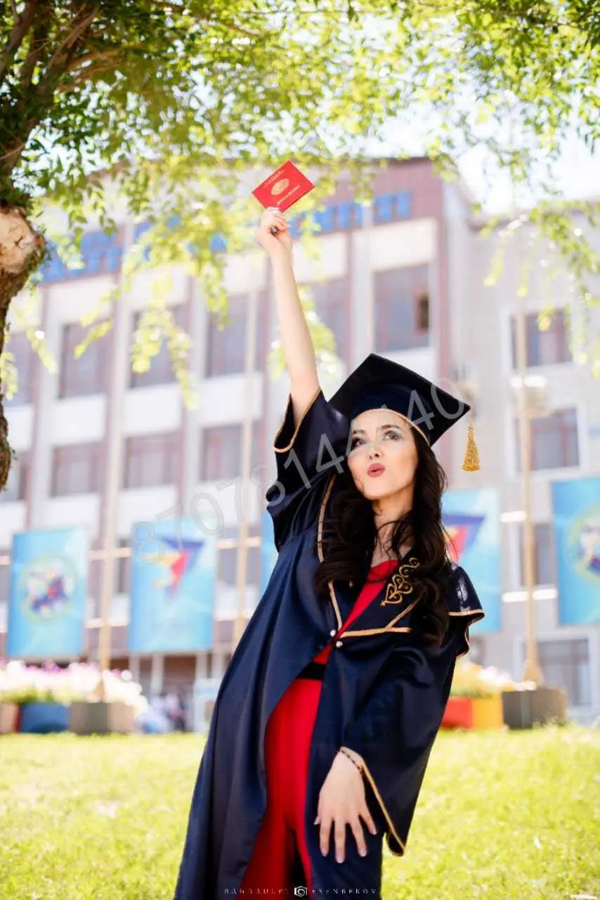 Купить мантию для особенного дня