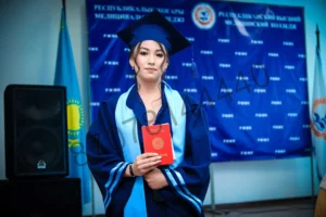 Роскошная мантия в аренду – выгодное предложение для выпускников