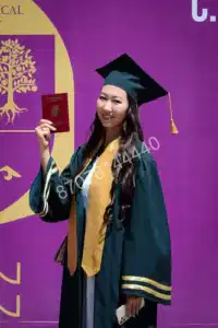 Мантии и диплом - как оформить вручение