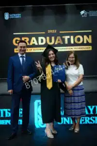 Мантии и диплом - как оформить вручение