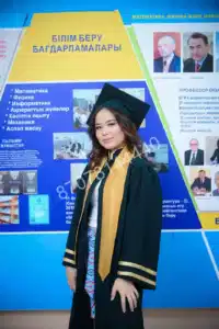 Как использовать мантии на празднике Последнего звонка