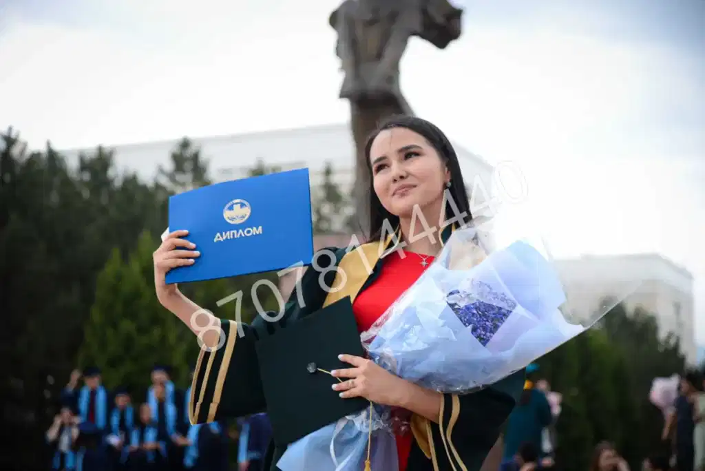 Мантия в стиле национальных традиций