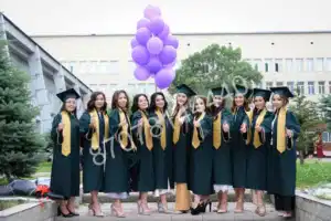 Как сделать коллективное фото в мантиях