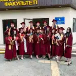 Мантия в частных школах - новый стандарт