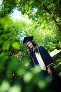 Мантия как часть делового стиля выпускника