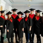 Мантия и общественные мероприятия в школе