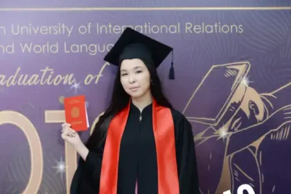 Мантия в стиле национальных традиций