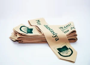 Как шарфик делает лук выпускника в 10 раз круче